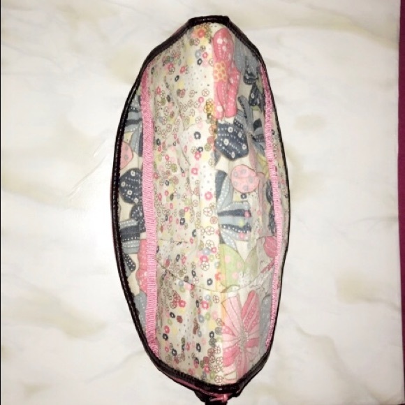 GENTLY USED THIRTY ONE FLORAL DITZY QUILTED HALF MOON CLUTCH - Picture 12 of 15
